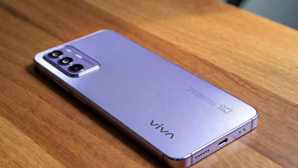 vivo X300 FE with 6.31-inch LTPO AMOLED display